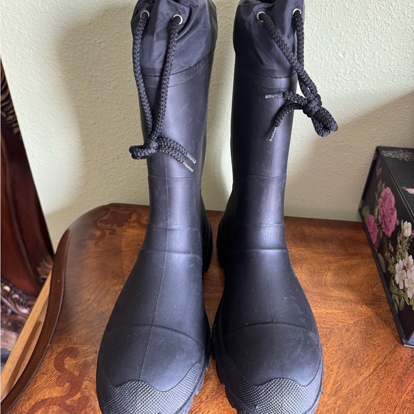 Kamik Black Insulated Boots main image 8
